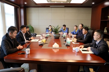 平湖市委常委、副市長(zhǎng)戴振一行蒞臨景興紙業(yè)調(diào)研指導(dǎo)
